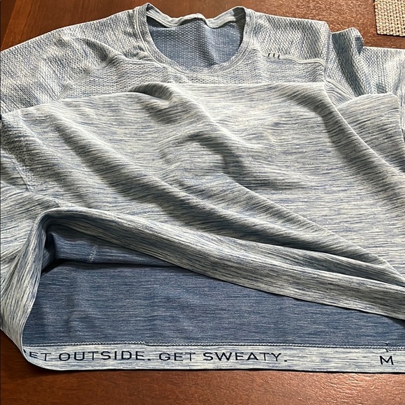 Lululemon Men's Blue Athletic Shirt - Picture 5 of 5